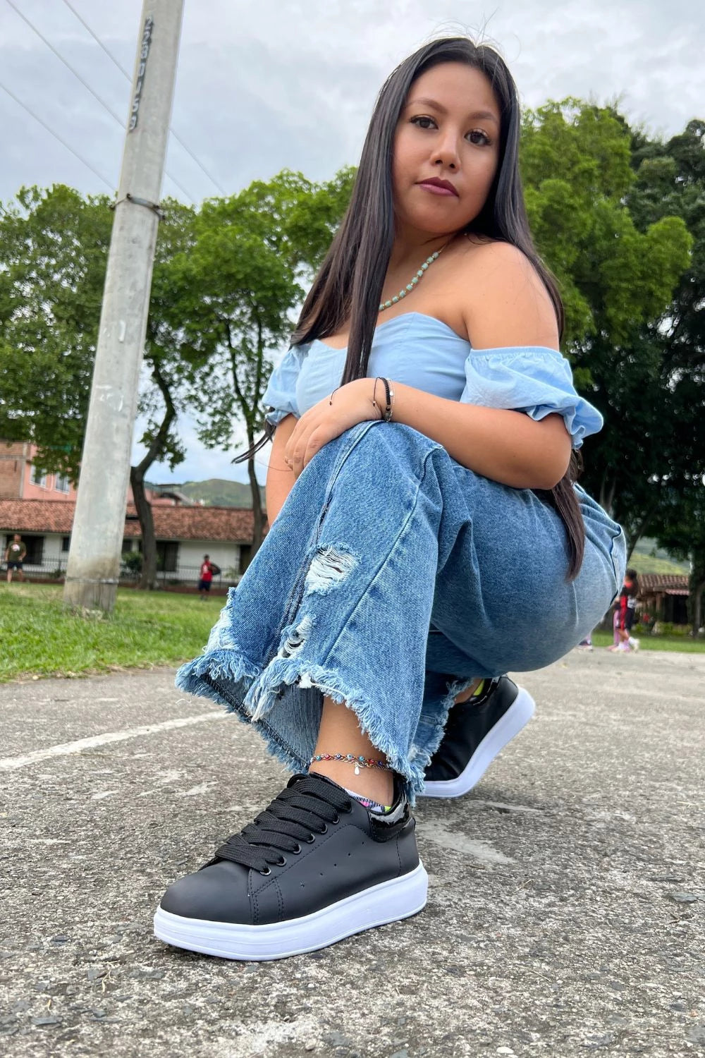 Zapatos negros con suela discount blanca