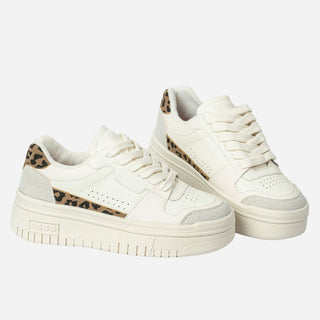 Tenis Blancos con detalles en animal print - PERSA