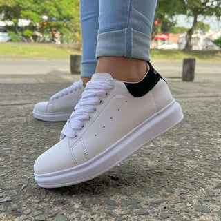 Tenis clásicos para mujer Blanco con Negro - Queen | FRESHKA CO