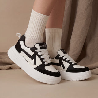 Tenis Blanco y Negro - SNOOPY