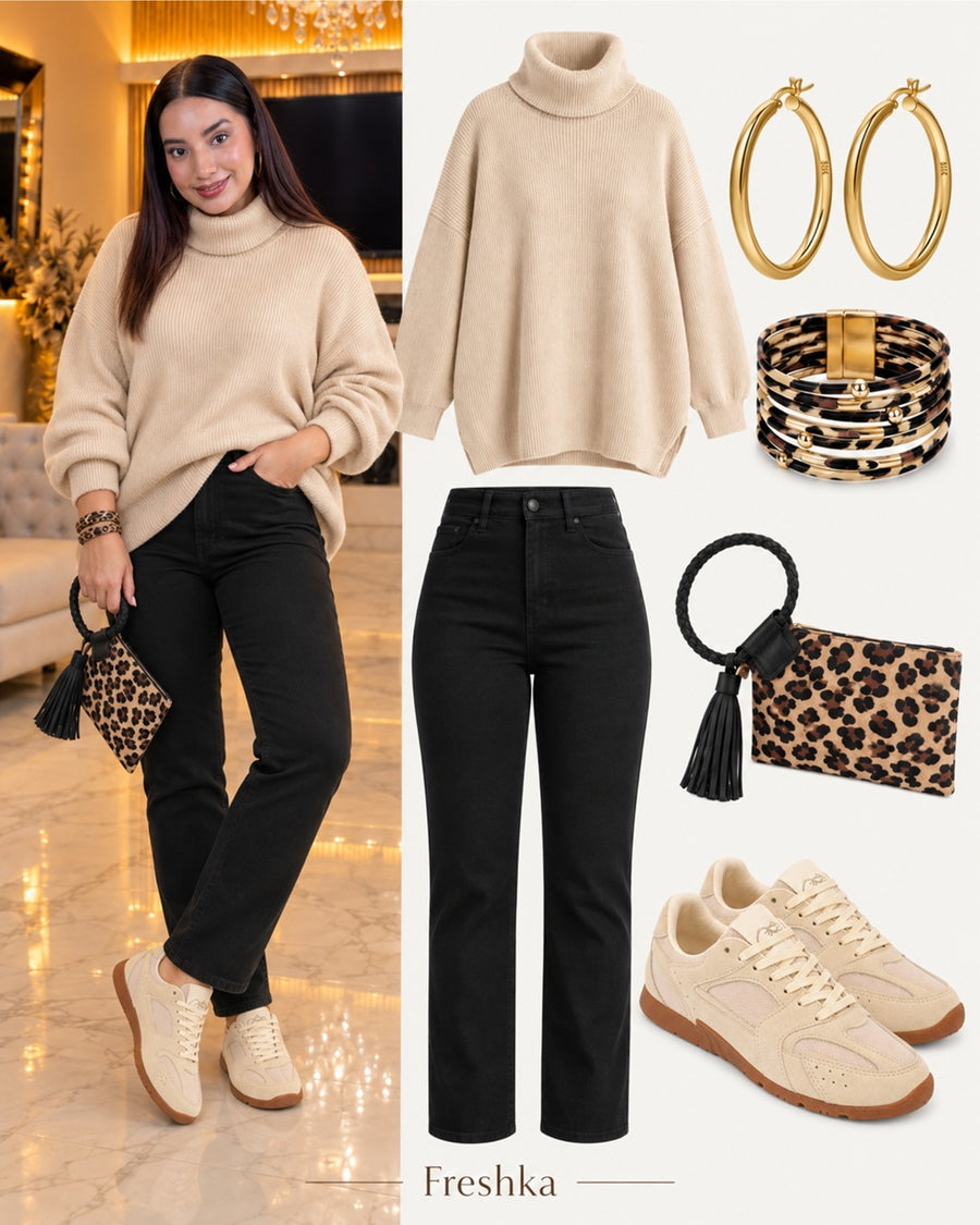 Look con tenis Mónaco Arena: suéter beige de cuello alto y jeans negros.
