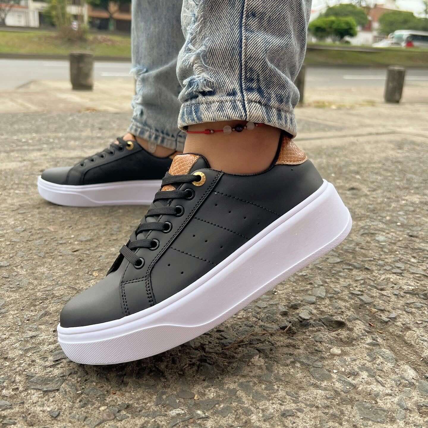 Tenis negro mujer, estilo casual Kenyi FRESHKA CO